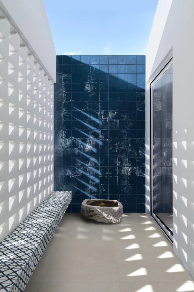 SOL blu glossy 15x15 E10 07