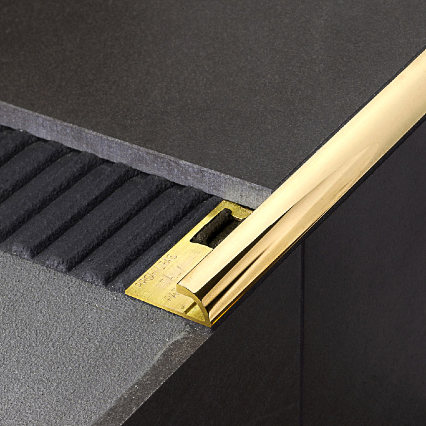 Profil PROFILPAS obla PROTRIM BRIGHT POLIRANI GOLD ALUMINIUM R8/10 270cm