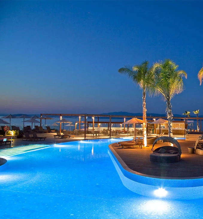 LUMINISCENT blue 31.1x46.7