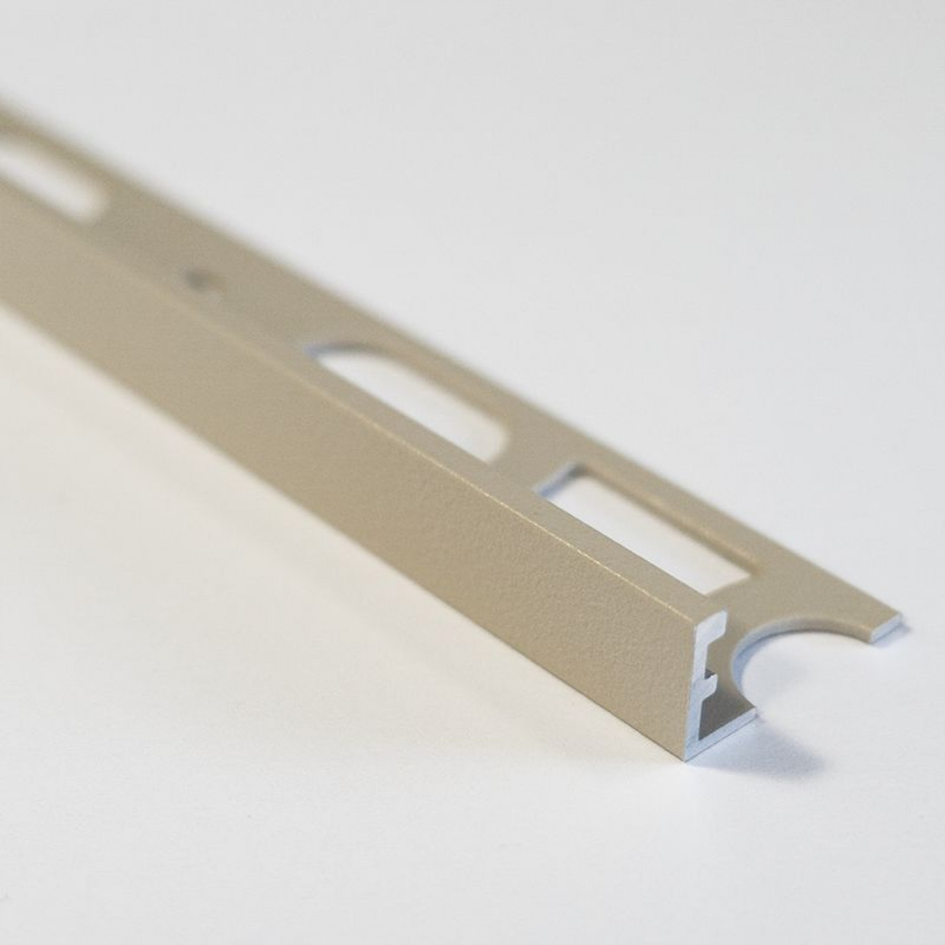 PROFIL PROFILPAS L ZV/10 123 ANCIENT WHITE COAT.ALU.CM270